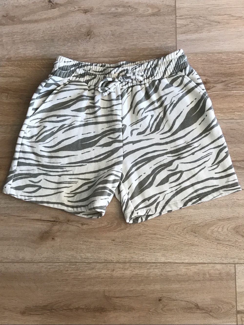 Oli & Viv Zebra-Print Drawstring Athletic Shorts - Cream and Olive Green Size S